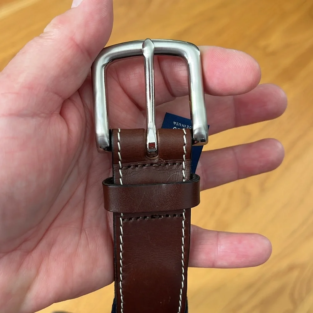 Vineyard Vines Belt size 30 (fits 28)